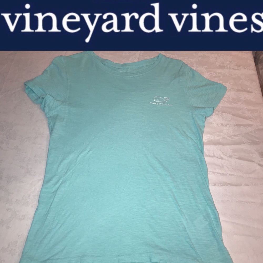 Vineyard Vines Short Sleeve distressed Whale Tee